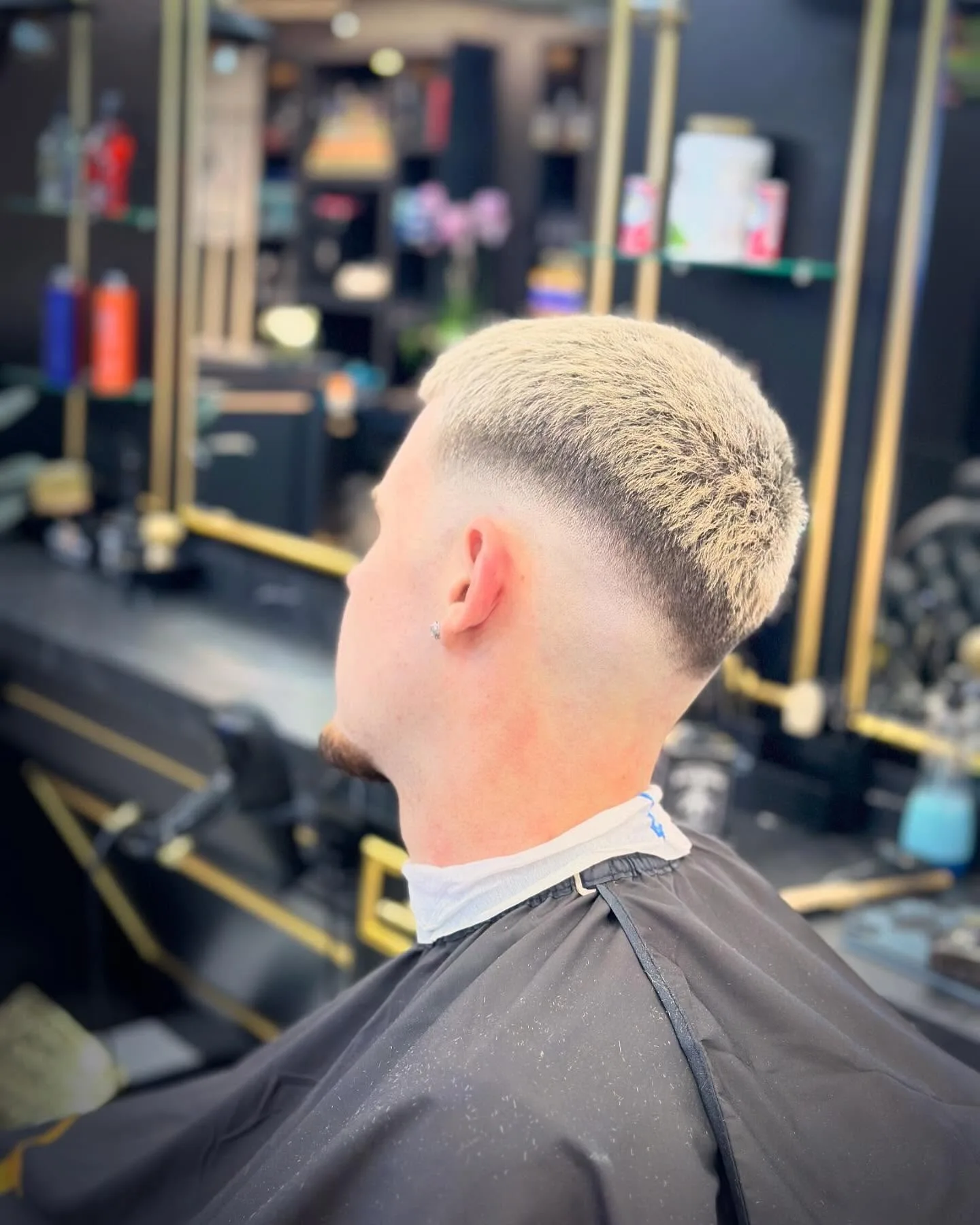 Präziser Haarschnitt bei Dloo Barbershop